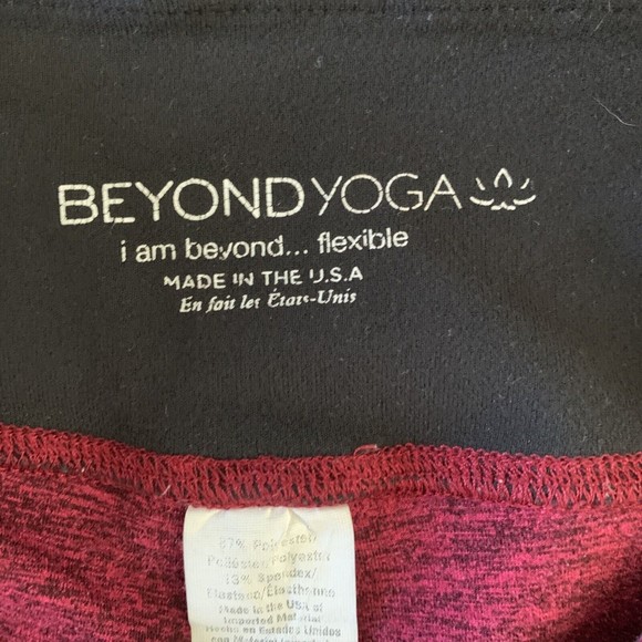 Beyond Yoga Capri Leggings Crimson Red Space Dye size M Cropped Athletic - Picture 6 of 10